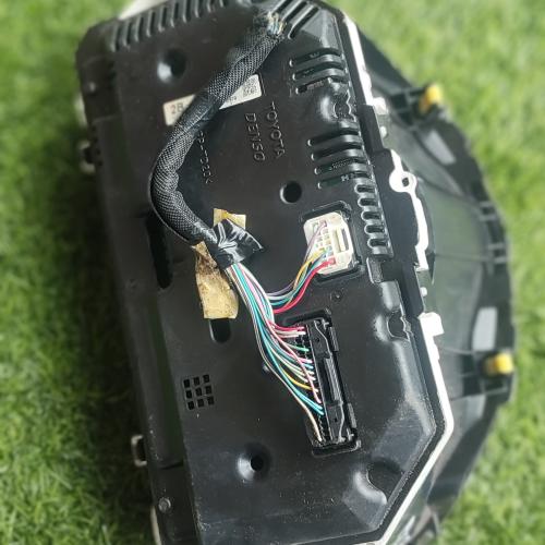 Tacometro Toyota Vitz 2012