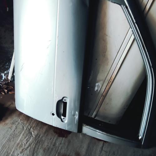 Puerta delantera Izquierda Toyota Starlet Lanza 95-2000