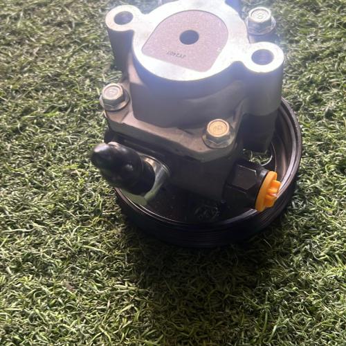 Bomba Hidráulica Toyota Hilux 2TR